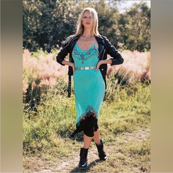 Chasing unicorns, silk dress size small - Picture 3 of 6